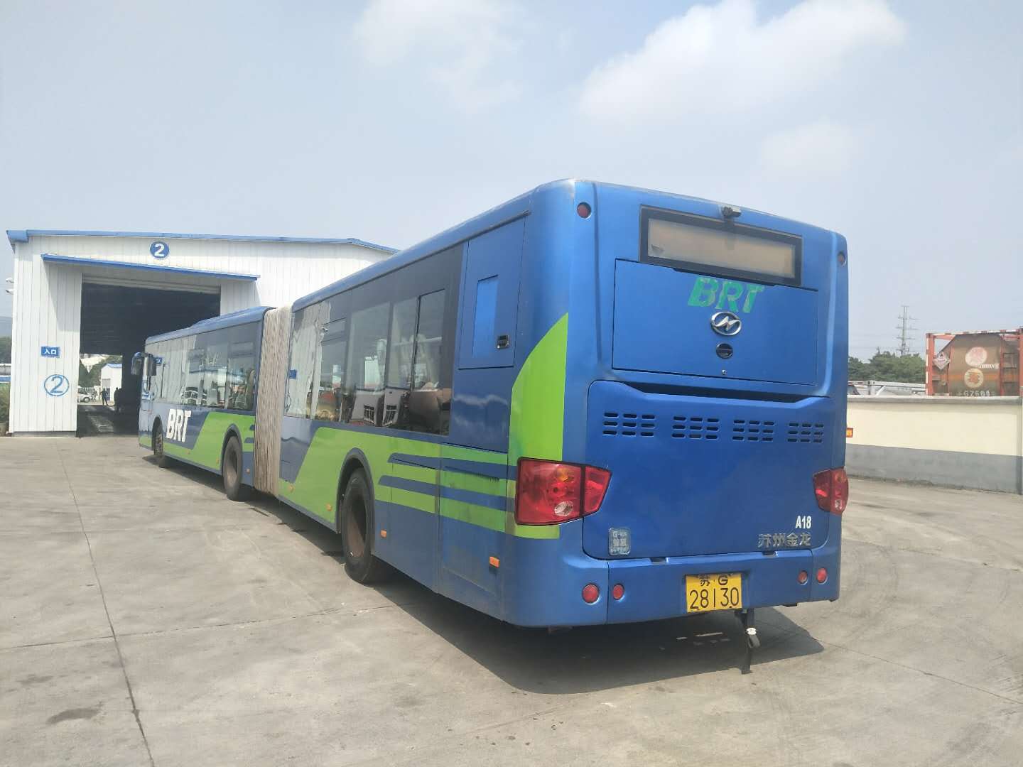快速公交事業(yè)部組織車輛年審、二維