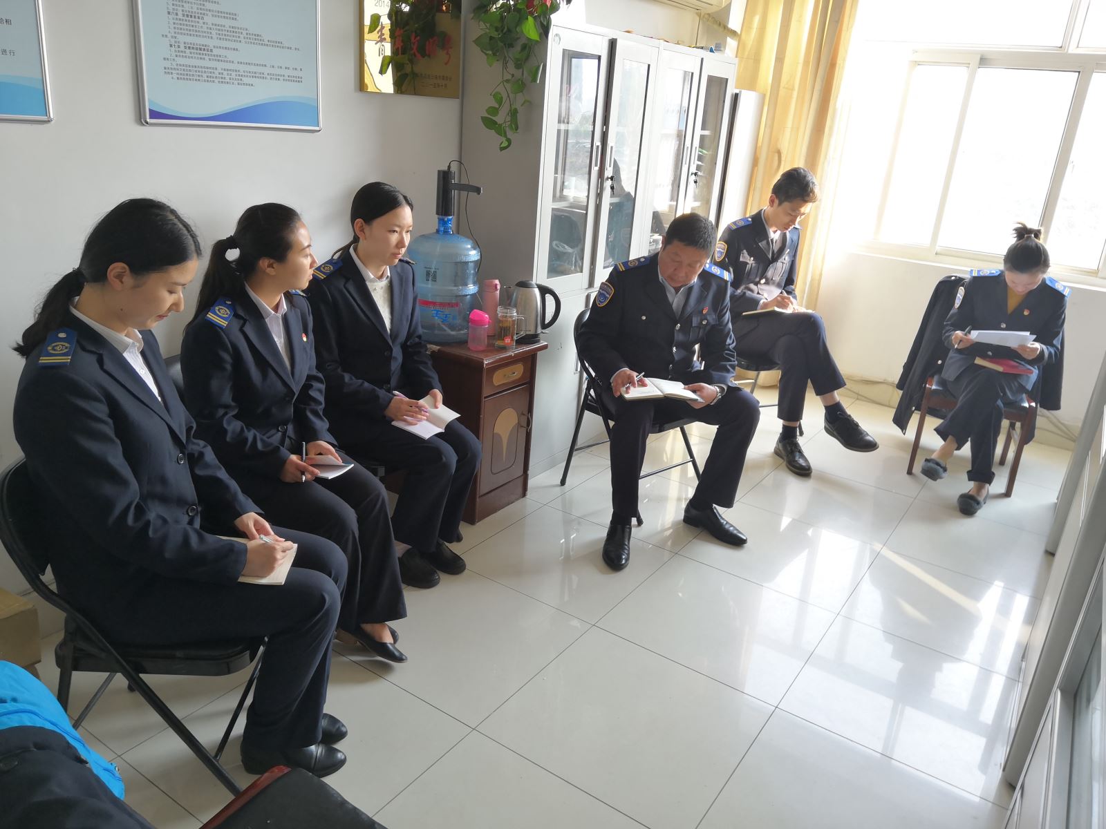公交集團召開服務(wù)熱線新進人員崗前培訓(xùn)