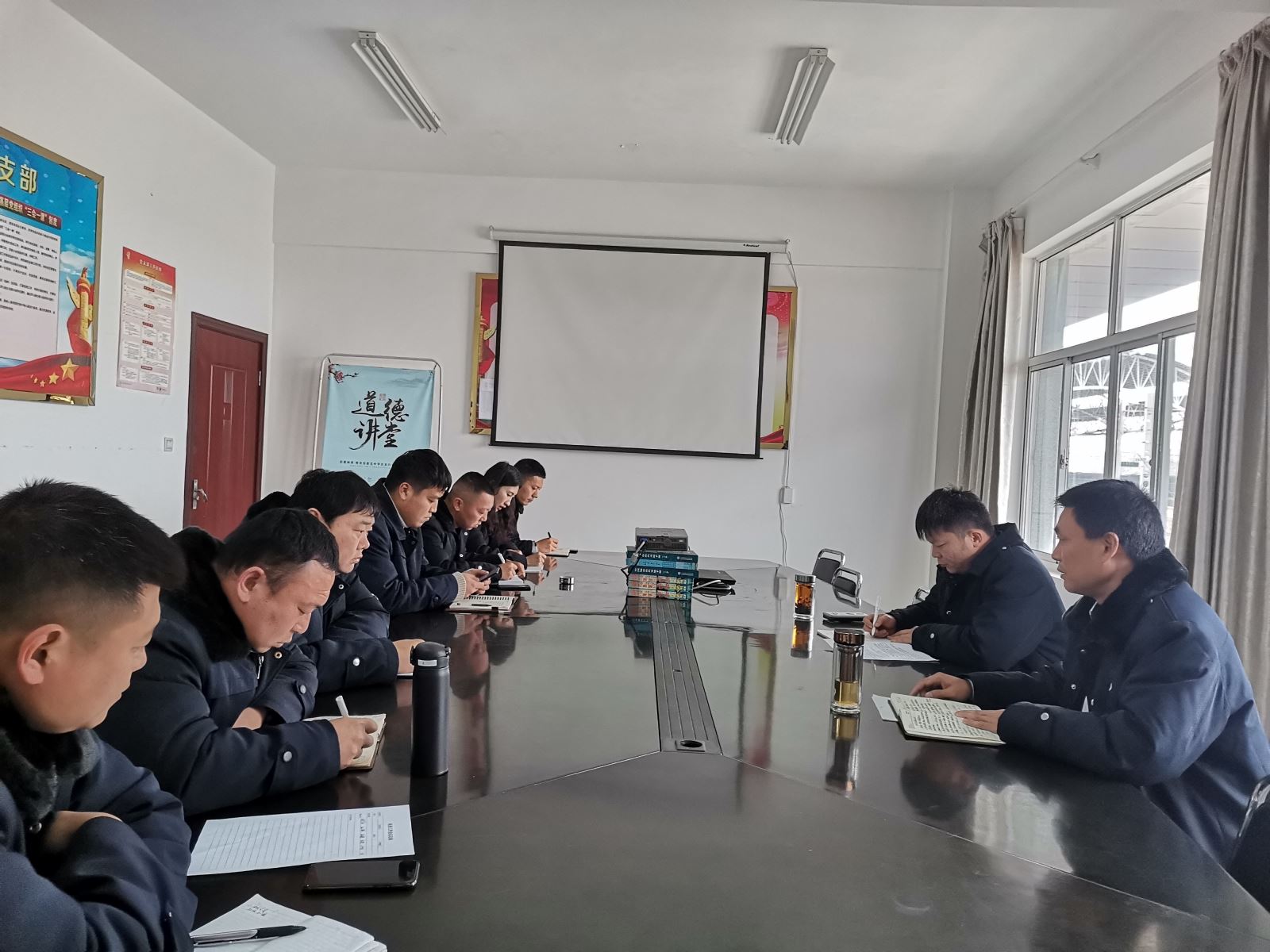 公交集團公交事業(yè)二部召開機務(wù)工作專題會議