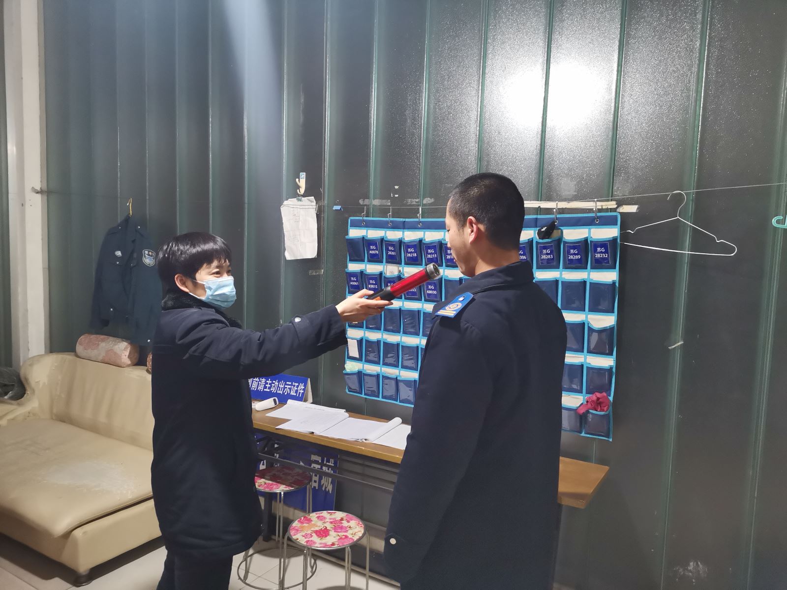 公交事業(yè)二部持續(xù)開展駕駛員崗前溫度、酒精、血壓測試工作